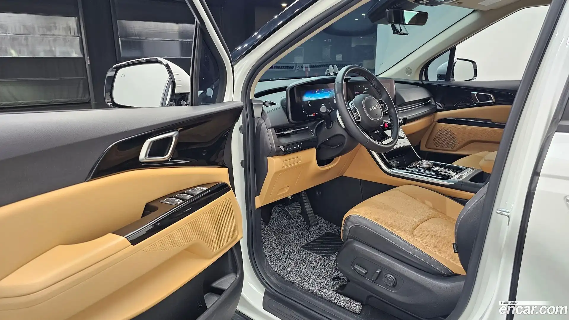 Canival Kia 2023.1-INNER-010