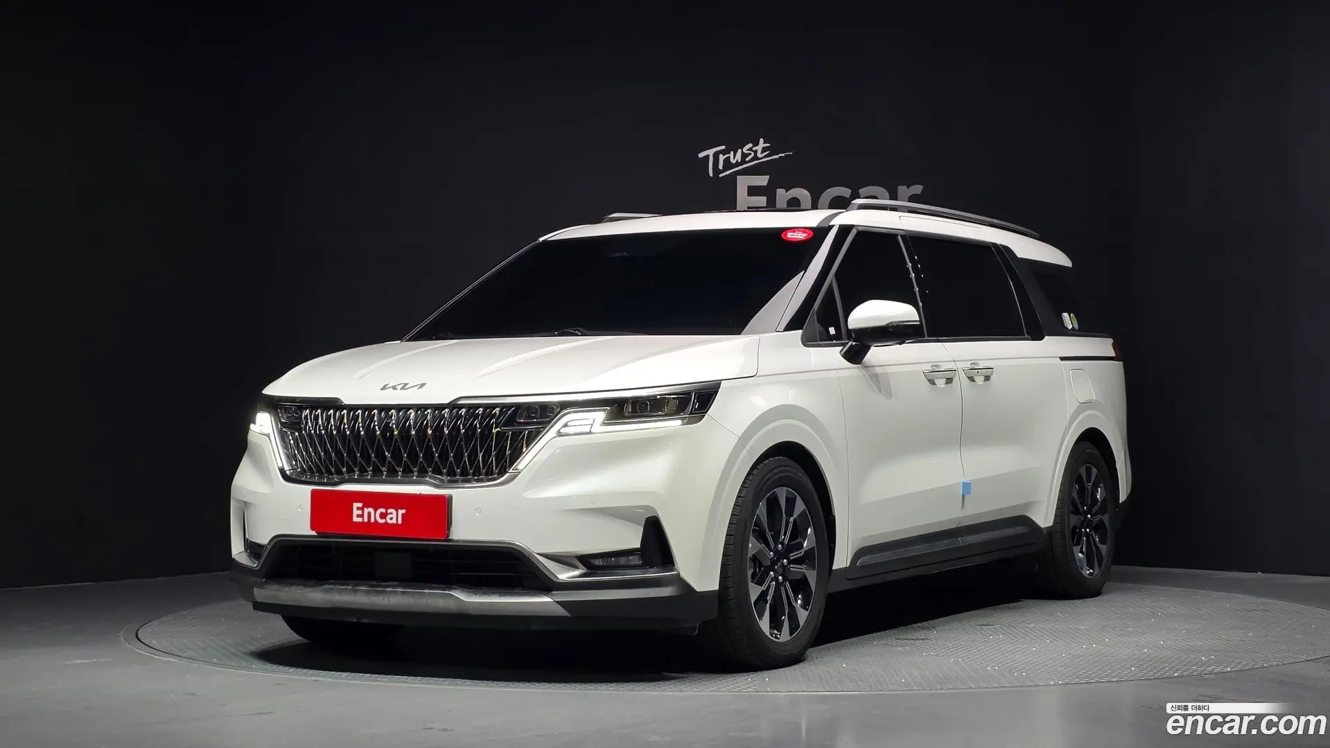 Main__Slider__Photo:Canival Kia 2022.4-0