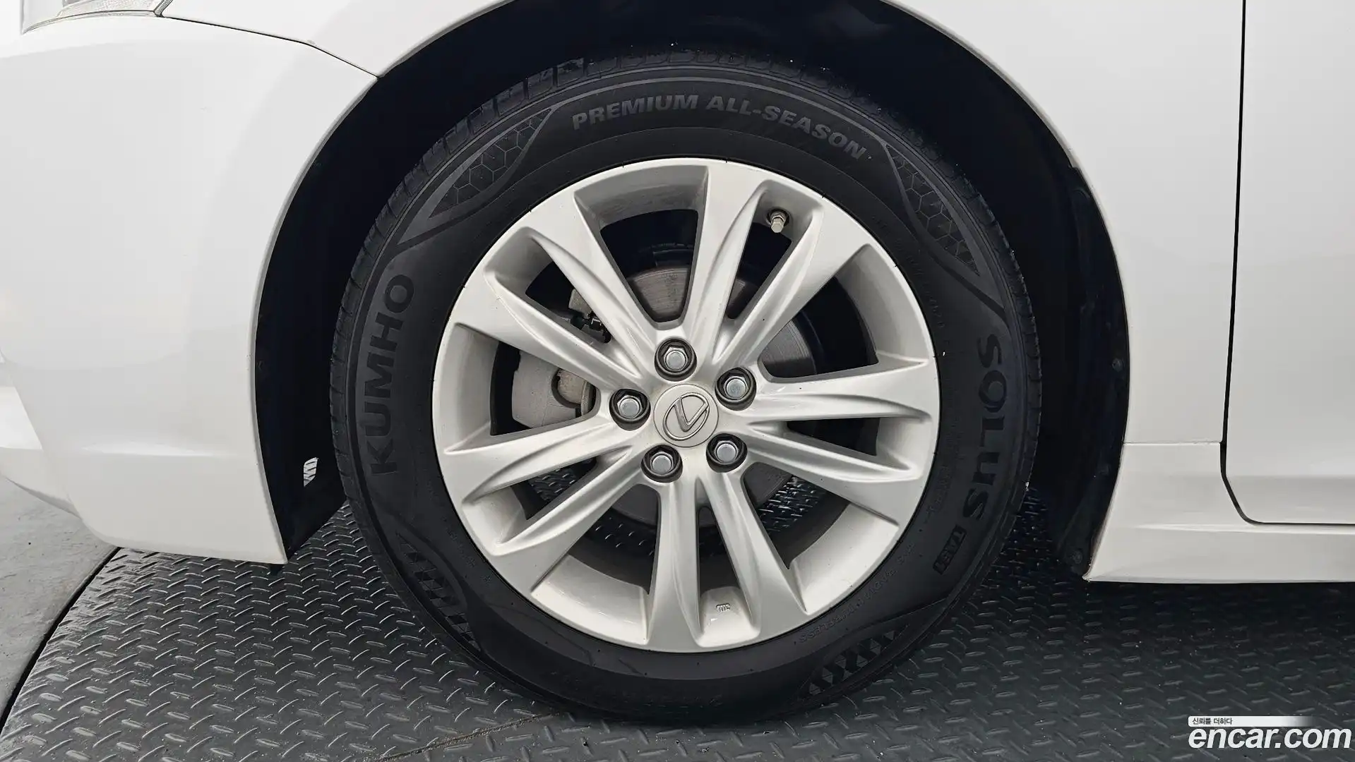 CT200h Lexus 2015.4-OUTER-005