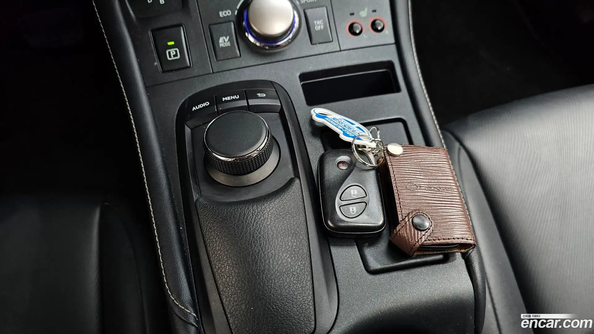 CT200h Lexus 2015.4-INNER-009