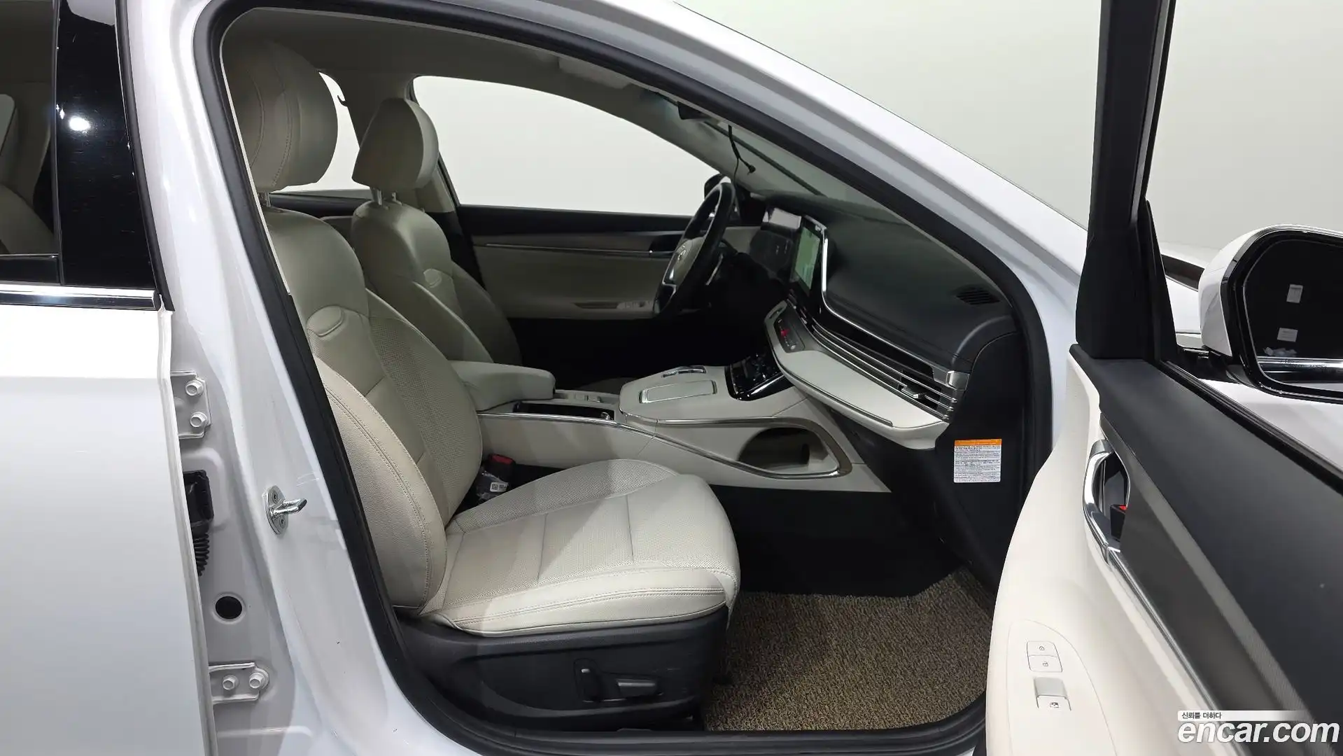 Grandeur Hyundai 2021.4-OPTION-015