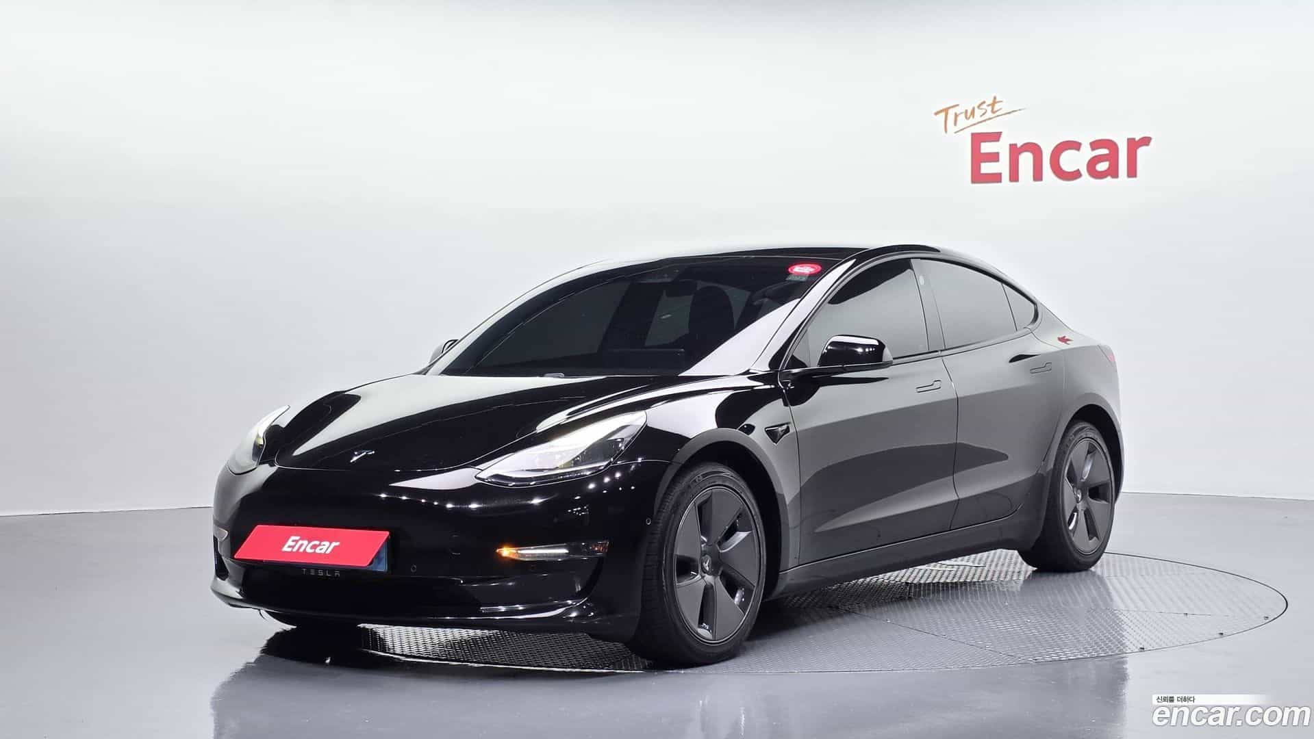 Model 3 Tesla 2021.10-OUTER-001