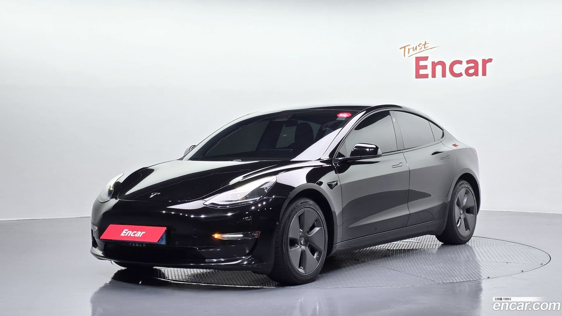 Main__Slider__Photo:Model 3 Tesla 2021.10-0