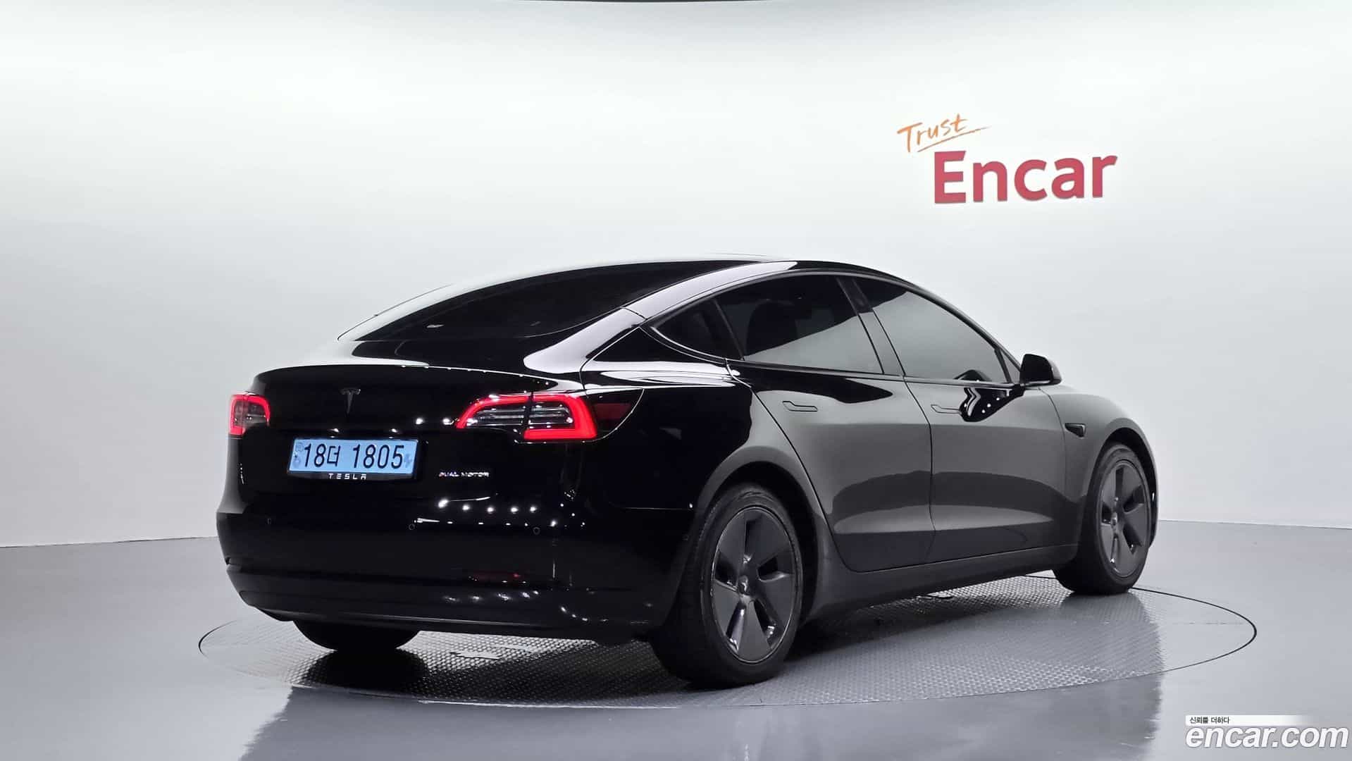 Model 3 Tesla 2021.10-OUTER-002