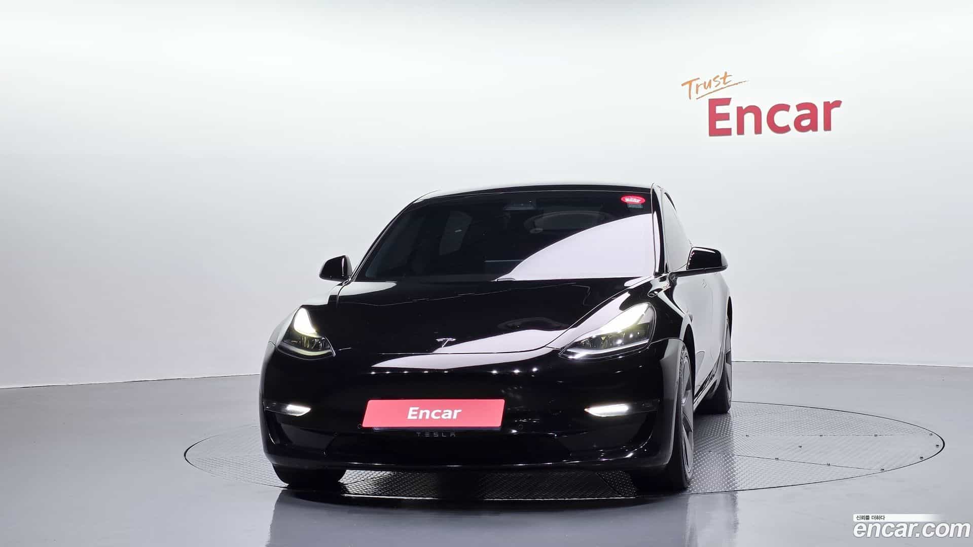Model 3 Tesla 2021.10-OUTER-003