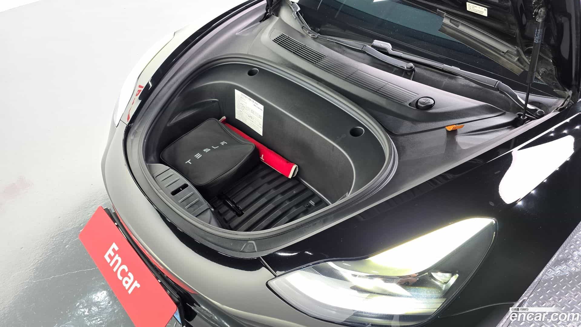 Model 3 Tesla 2021.10-OUTER-006