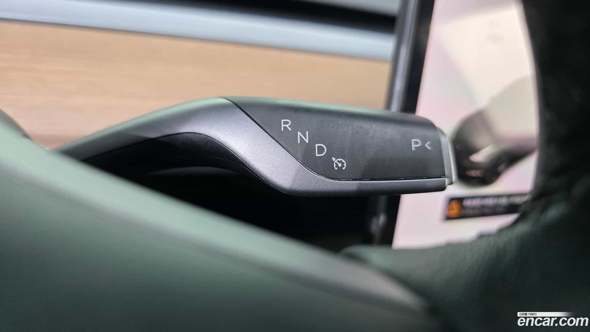 Model 3 Tesla 2021.10-INNER-009
