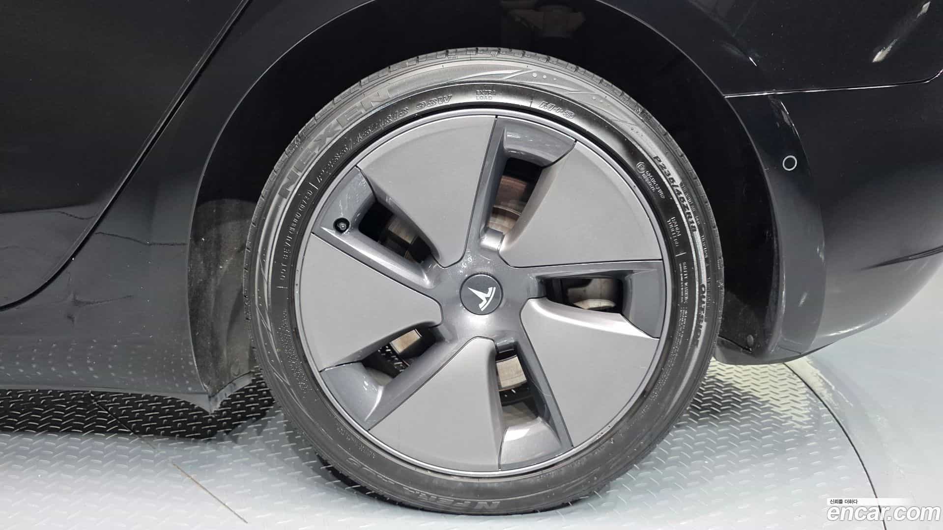 Model 3 Tesla 2021.10-OUTER-031