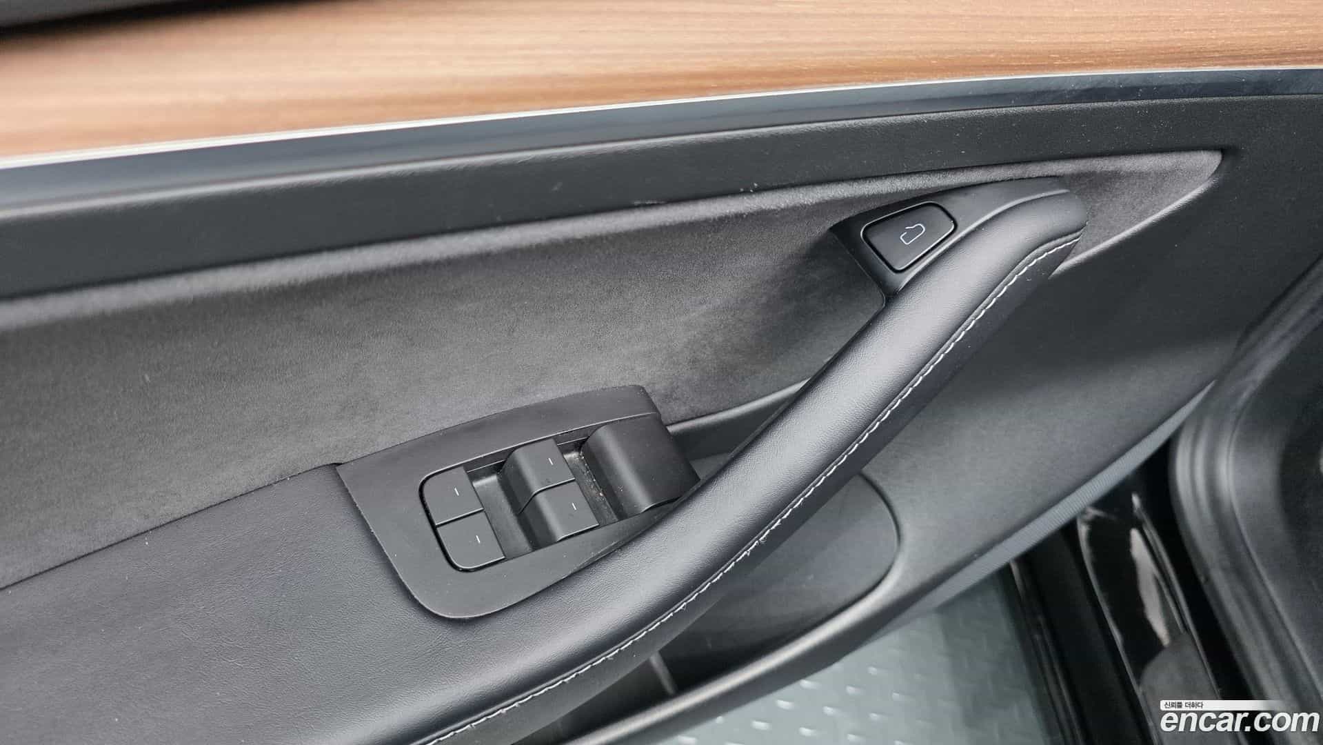 Model 3 Tesla 2021.10-OPTION-040