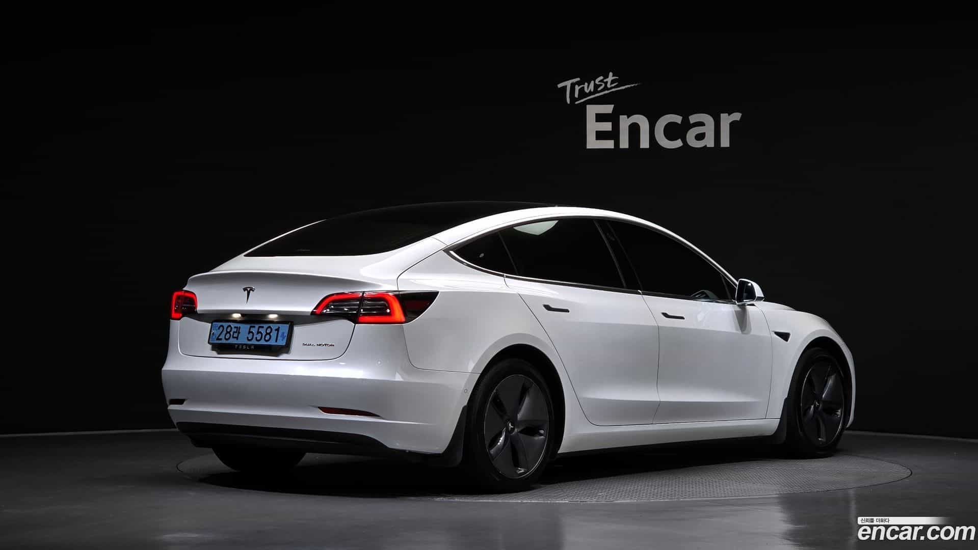 Model 3 Tesla 2019.10-OUTER-002