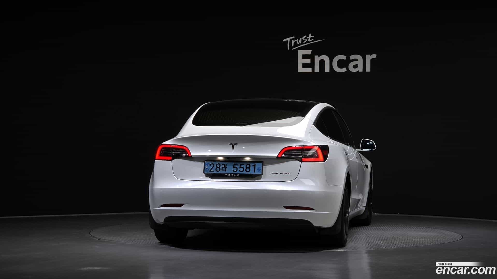 Model 3 Tesla 2019.10-OUTER-004