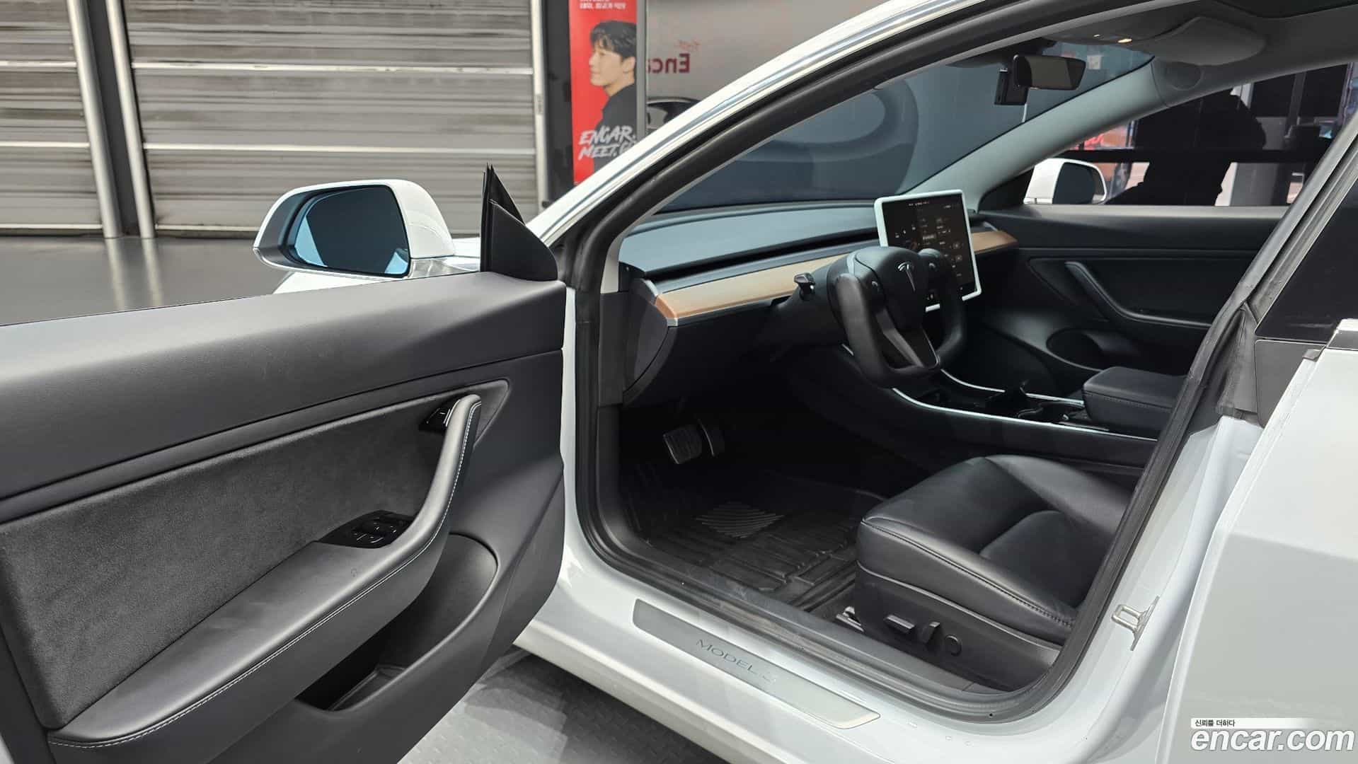 Model 3 Tesla 2019.10-INNER-010