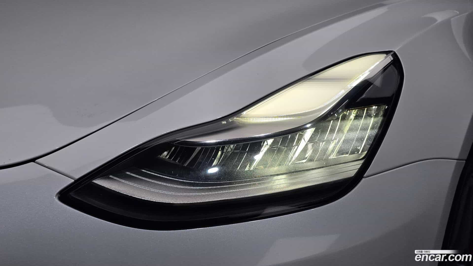 Model 3 Tesla 2019.10-OUTER-032