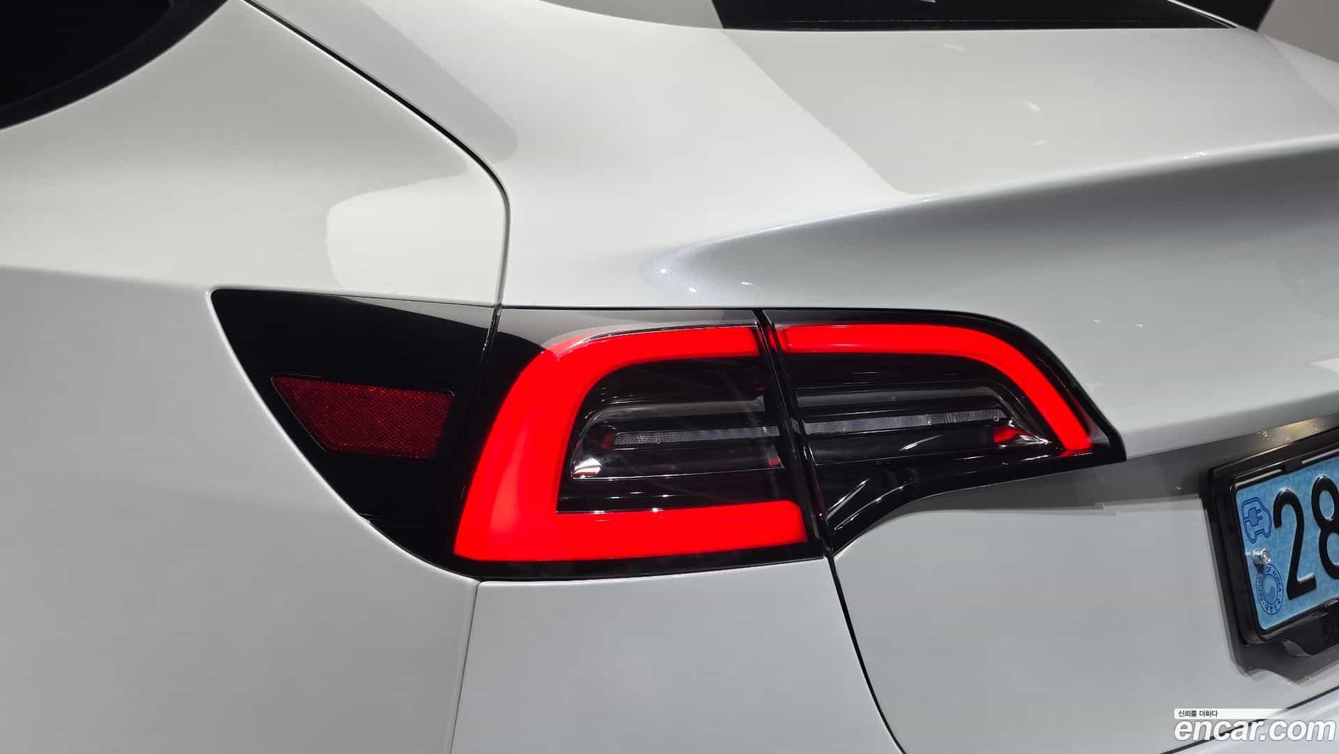 Model 3 Tesla 2019.10-OUTER-033