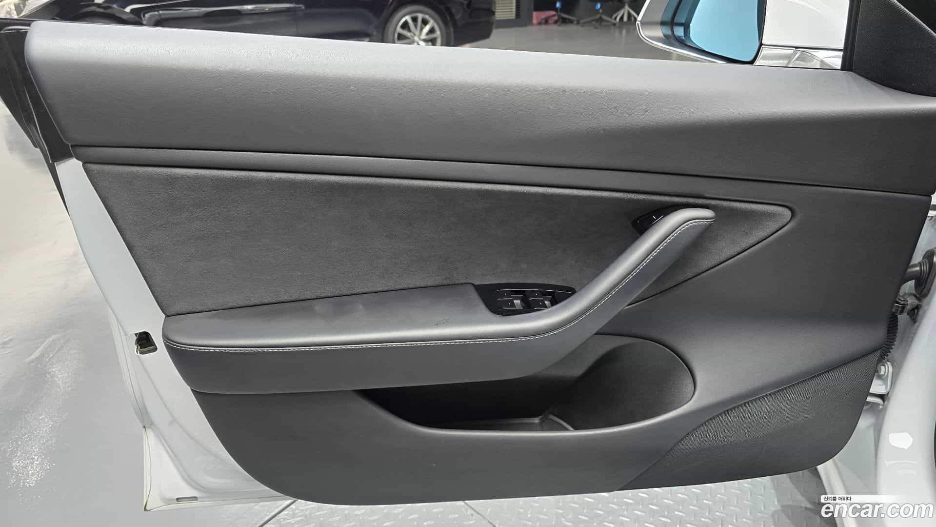 Model 3 Tesla 2019.10-INNER-034