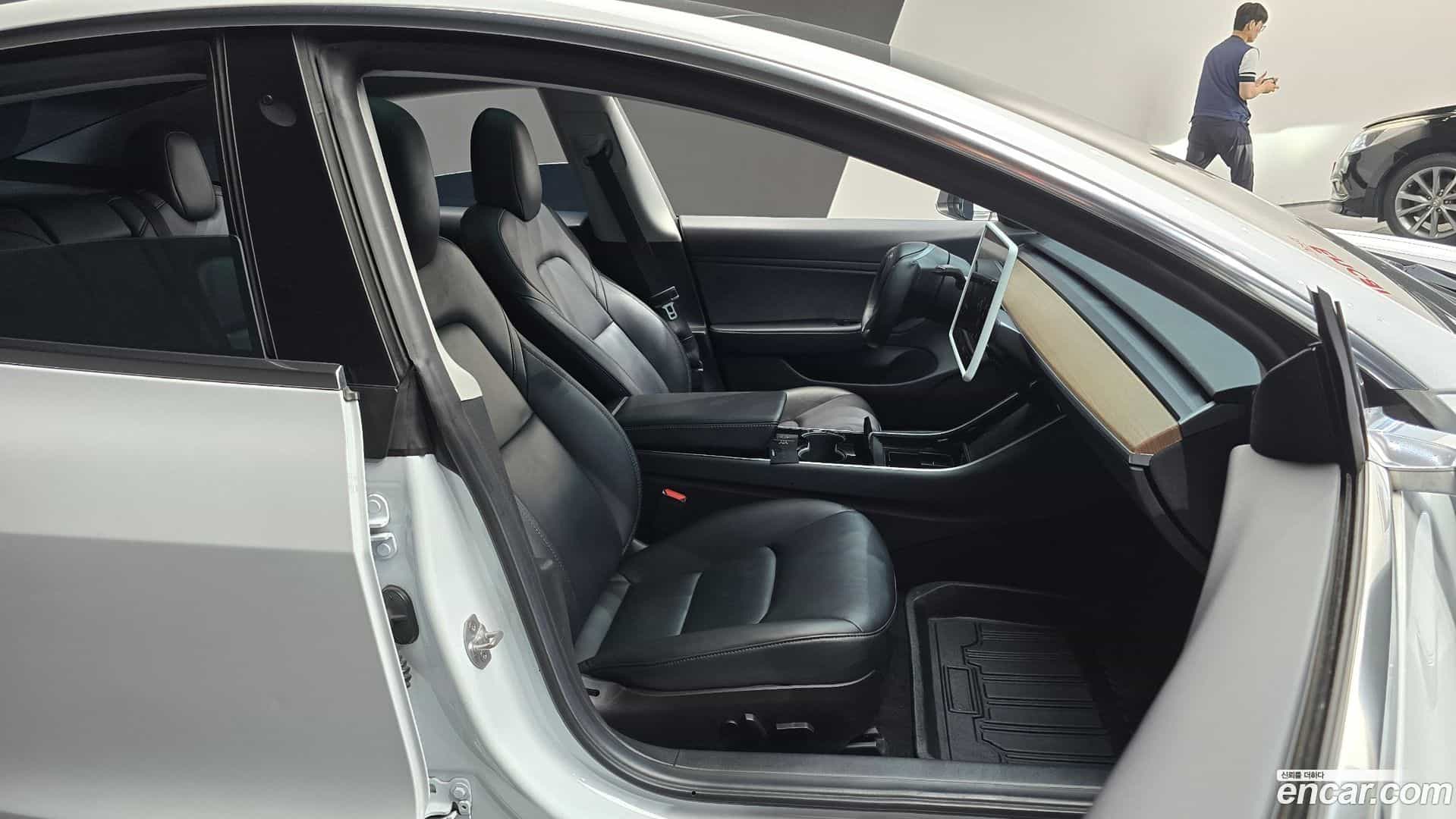 Model 3 Tesla 2019.10-INNER-036