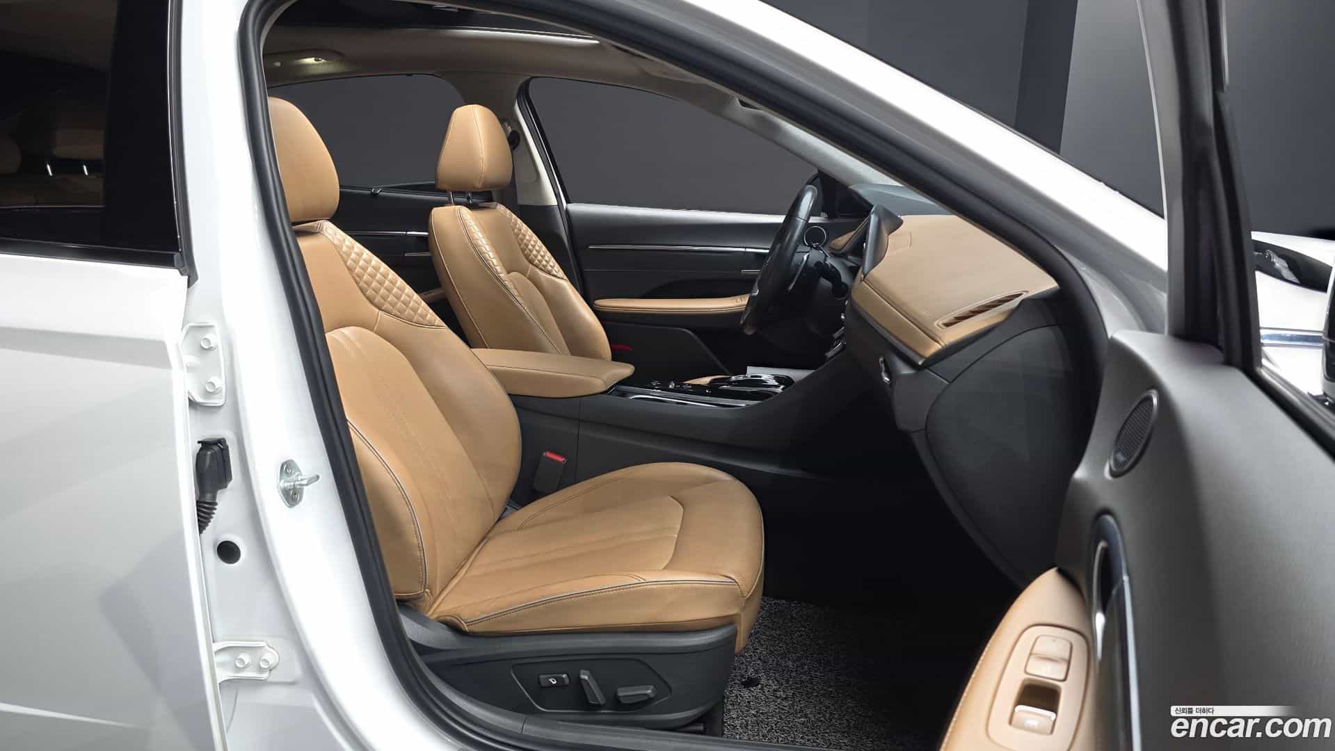 Sonata Hyundai 2020.1-INNER-036