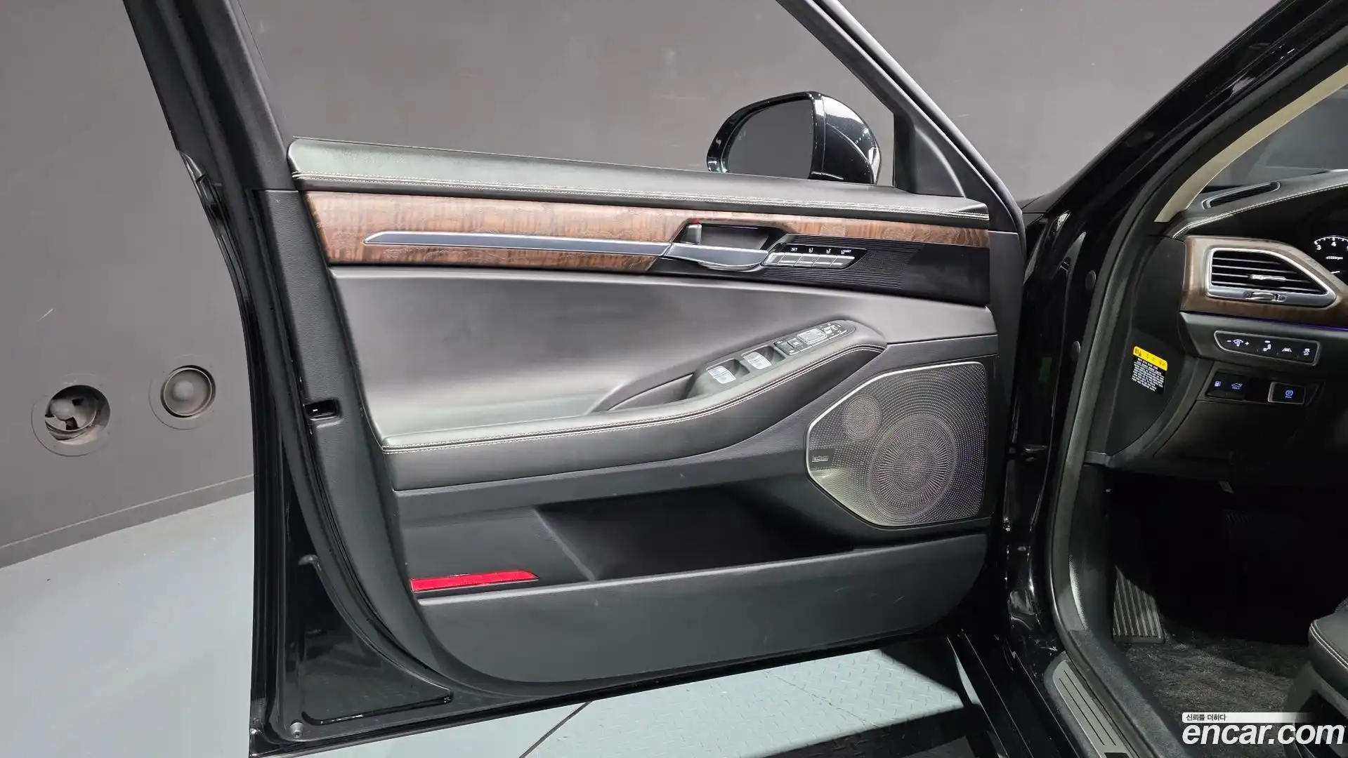 G90 Genesis 2021.1-INNER-034