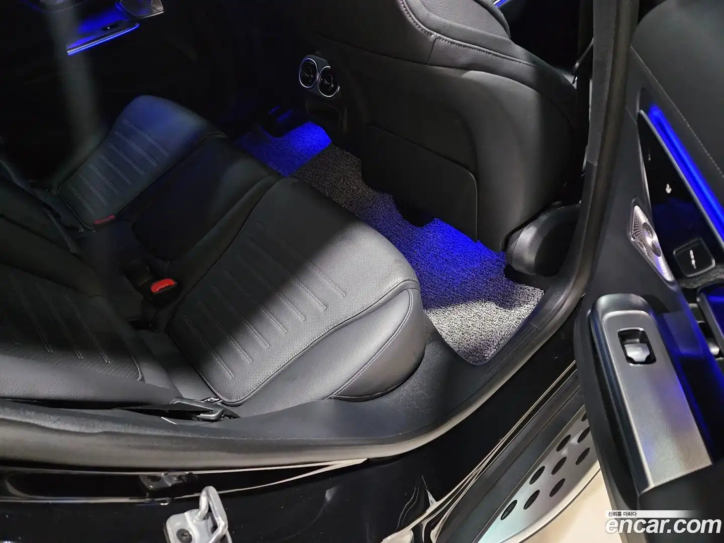 GLC-Class Mercedes-Benz 2023.9-OPTION-016