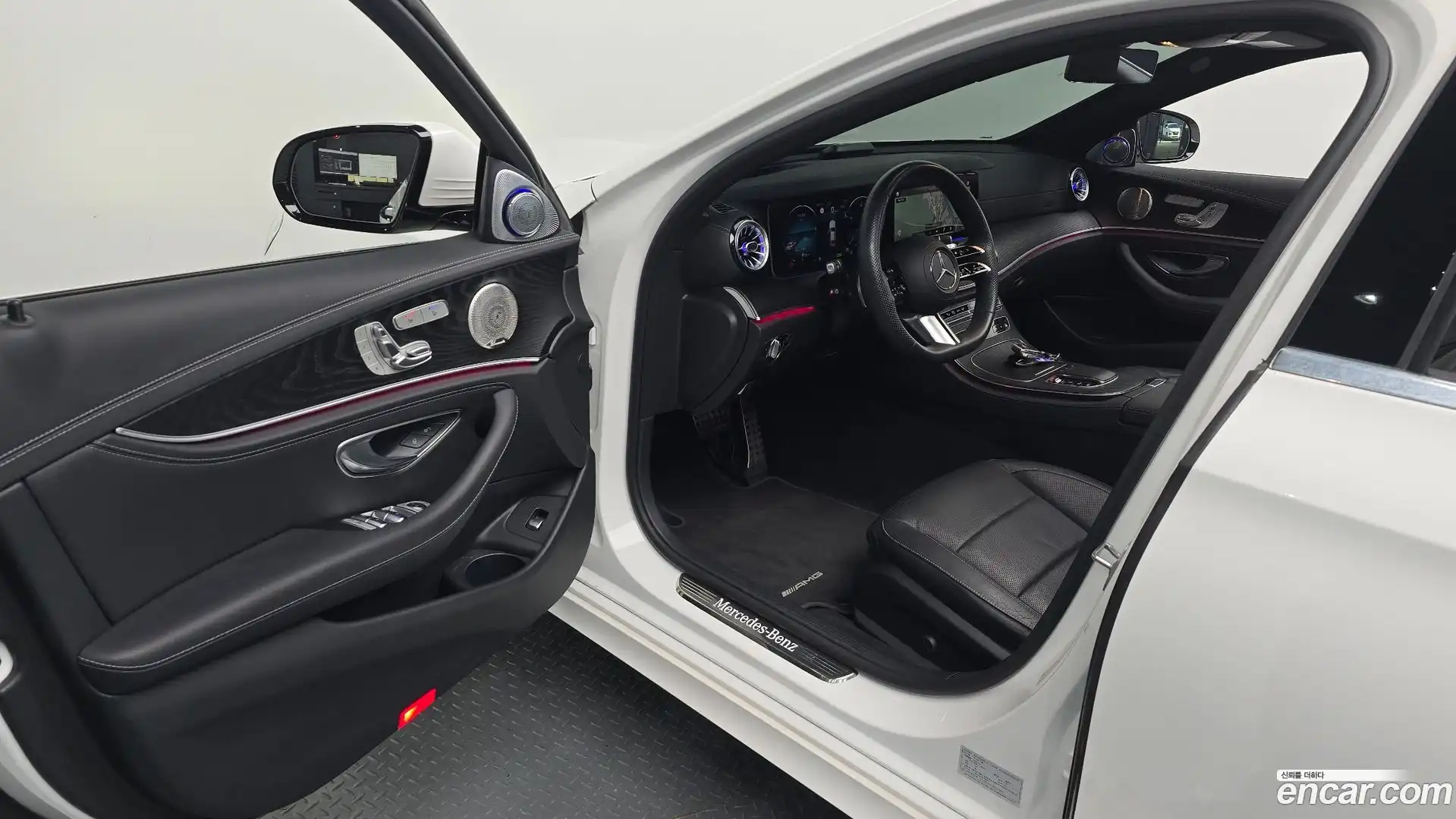 E-Class Mercedes-Benz 2023.8-INNER-010