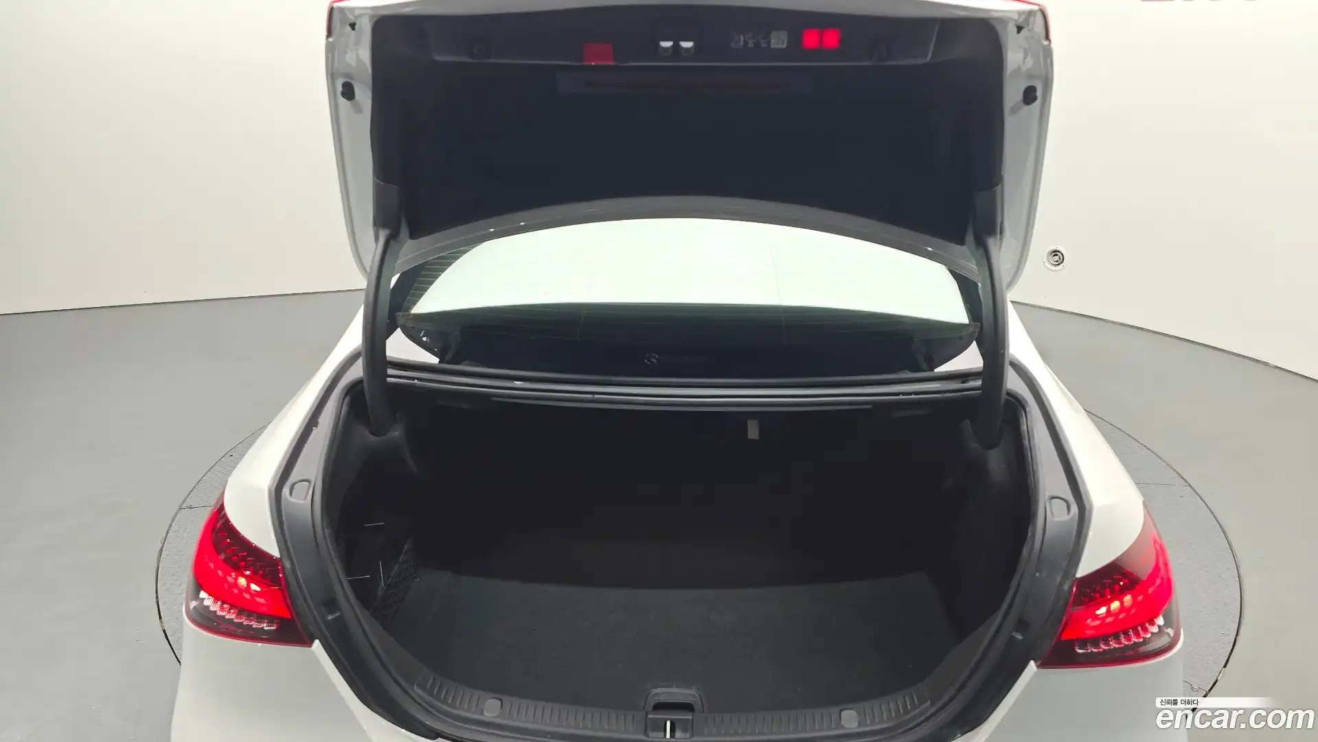 E-Class Mercedes-Benz 2023.8-OPTION-024