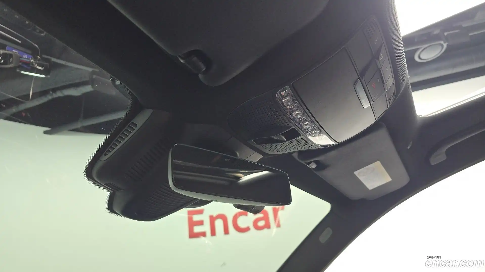 E-Class Mercedes-Benz 2023.8-OPTION-041
