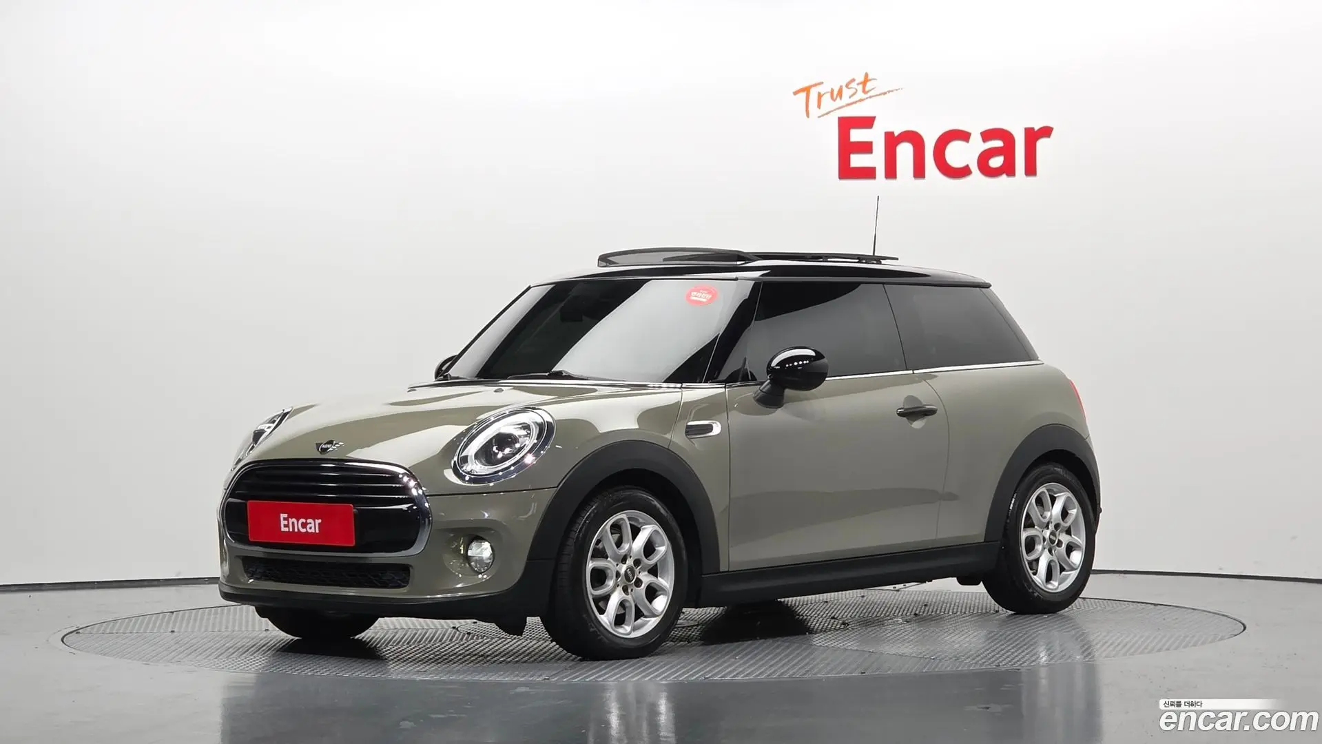 Main__Slider__Photo:Cooper Mini 2019.7-0