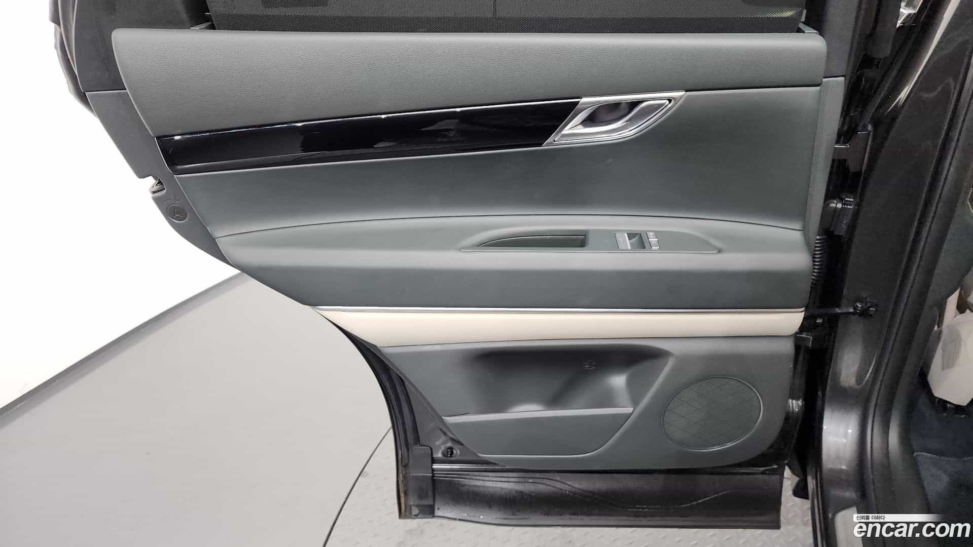 GV80 Genesis 2024.0-INNER-035