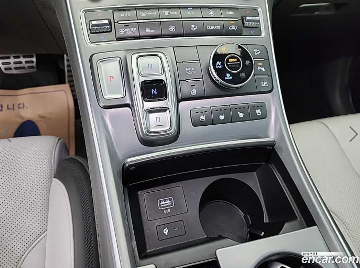 Santafe Hyundai 2022.1-INNER-008