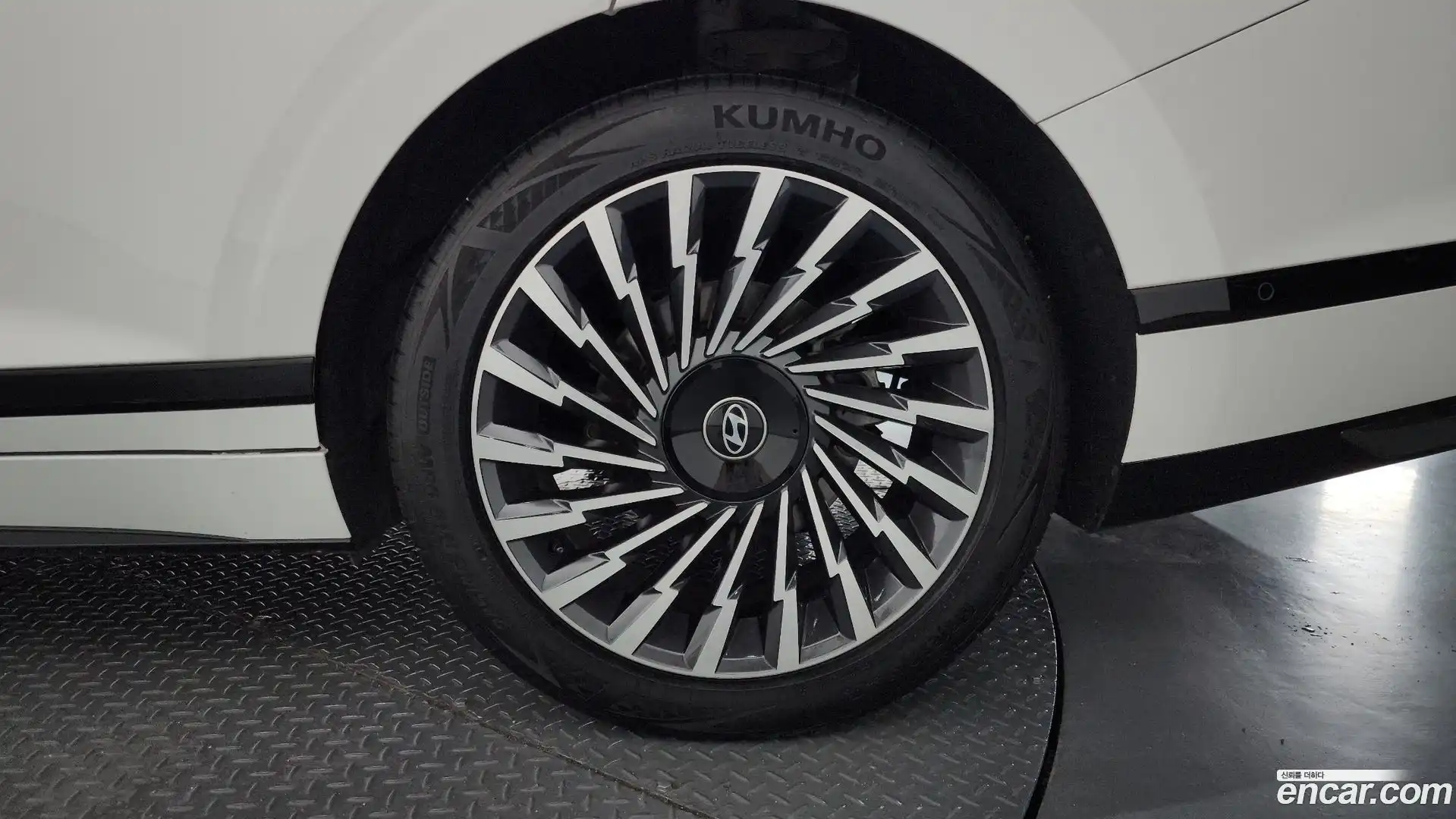 Grandeur Hyundai 2023.8-OUTER-031