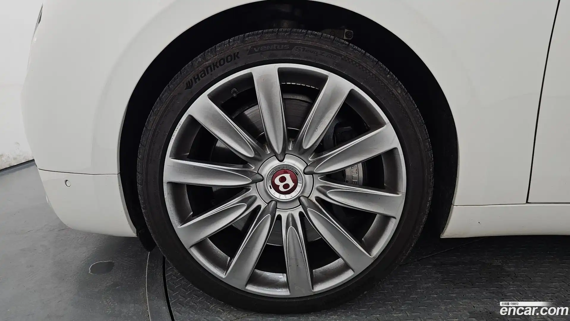 Flying Spur Bentley 2018.6-OUTER-005
