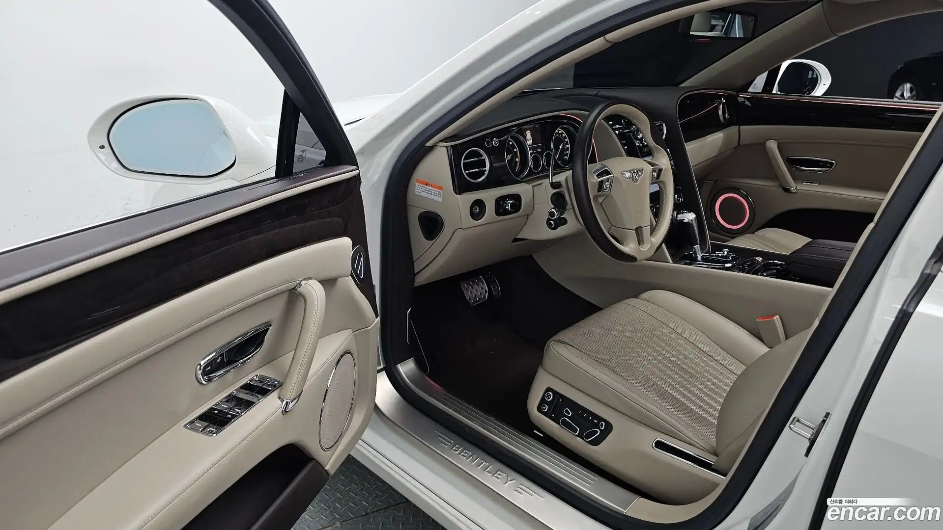Flying Spur Bentley 2018.6-OPTION-015