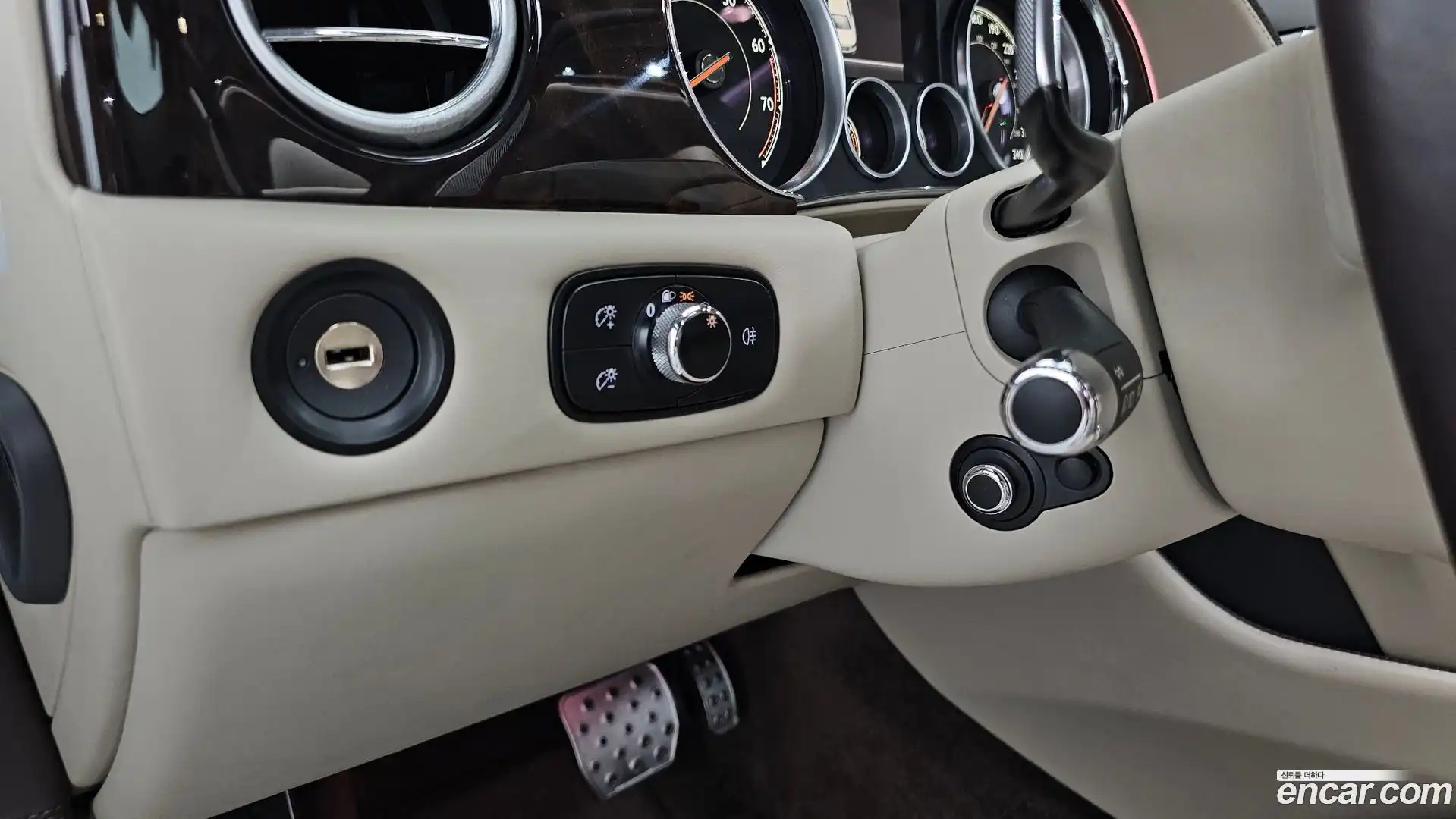Flying Spur Bentley 2018.6-OPTION-022