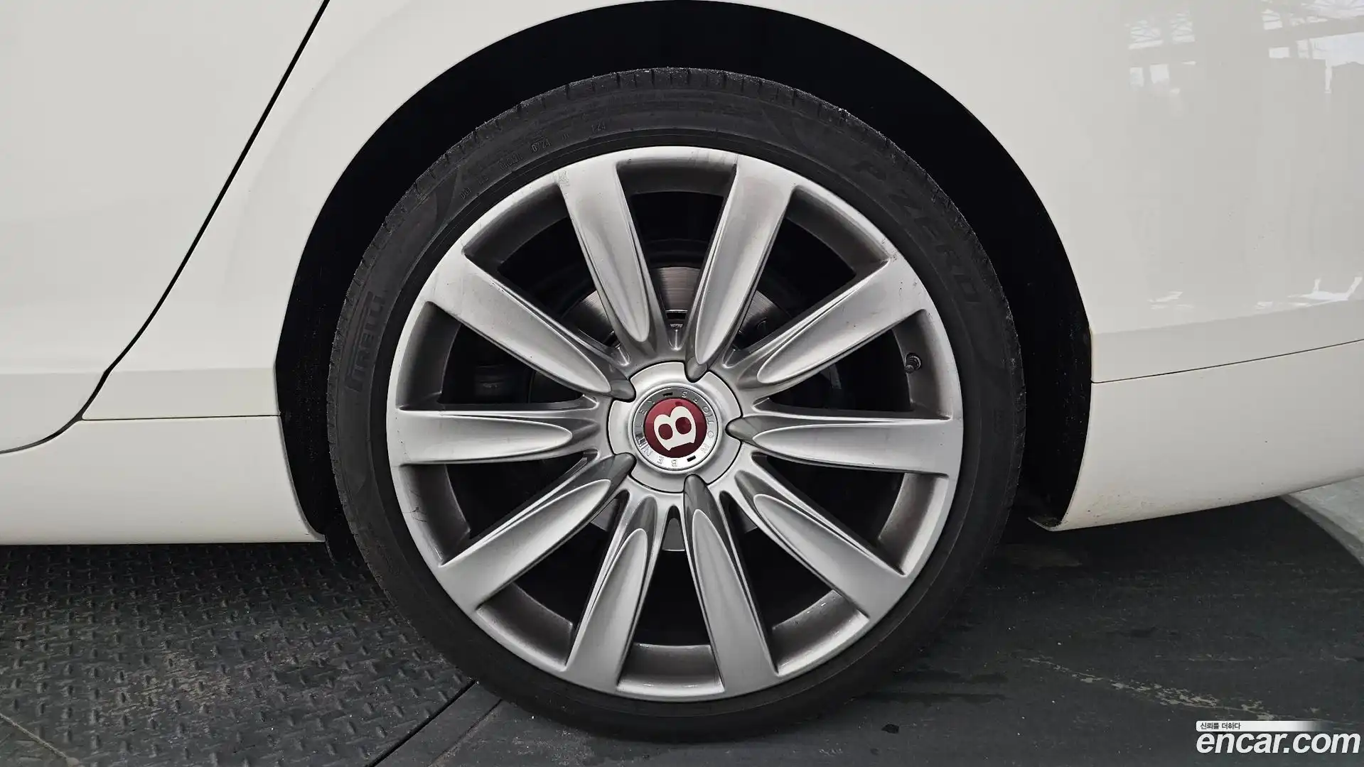 Flying Spur Bentley 2018.6-OUTER-031