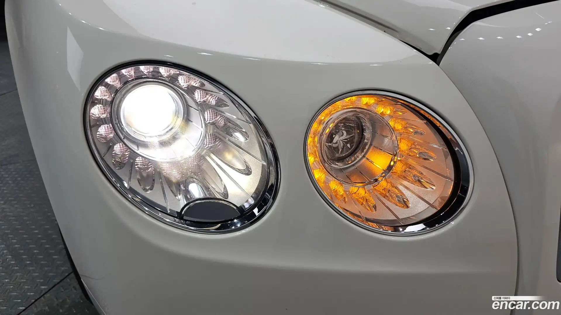 Flying Spur Bentley 2018.6-OUTER-032