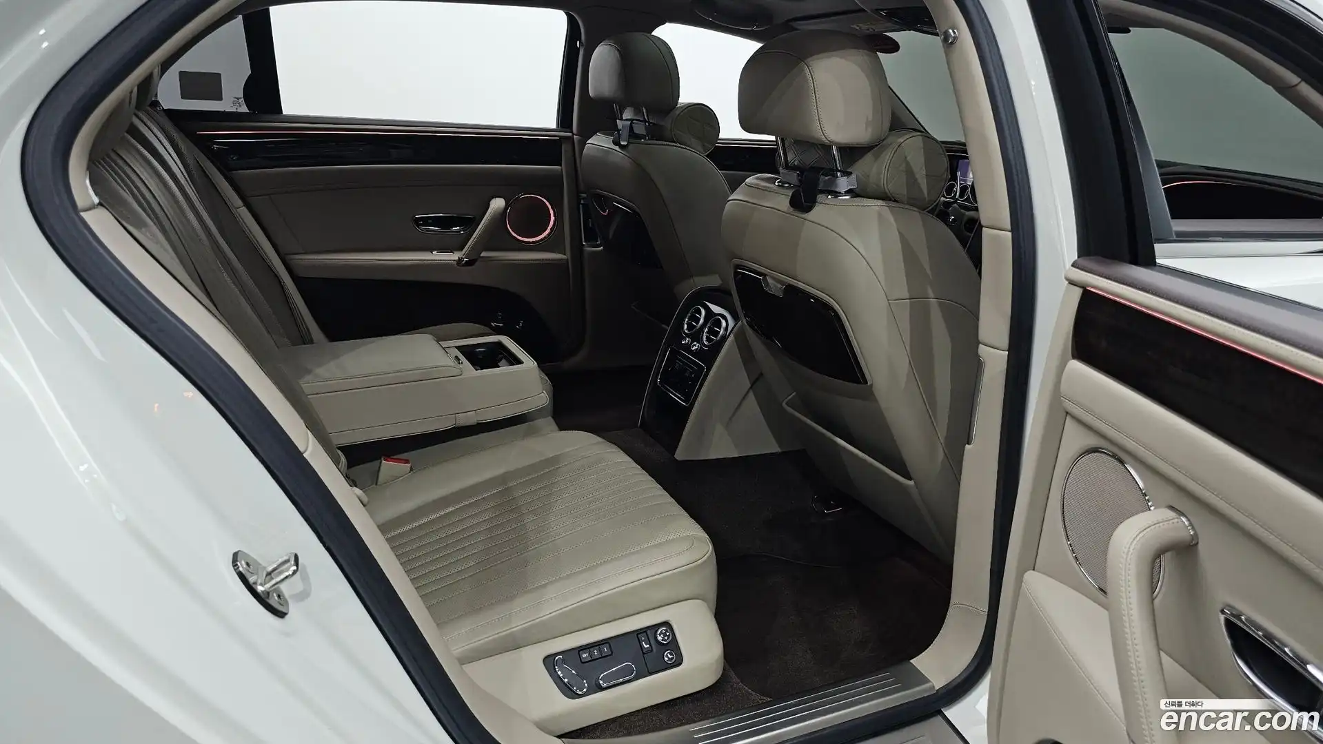 Flying Spur Bentley 2018.6-INNER-036