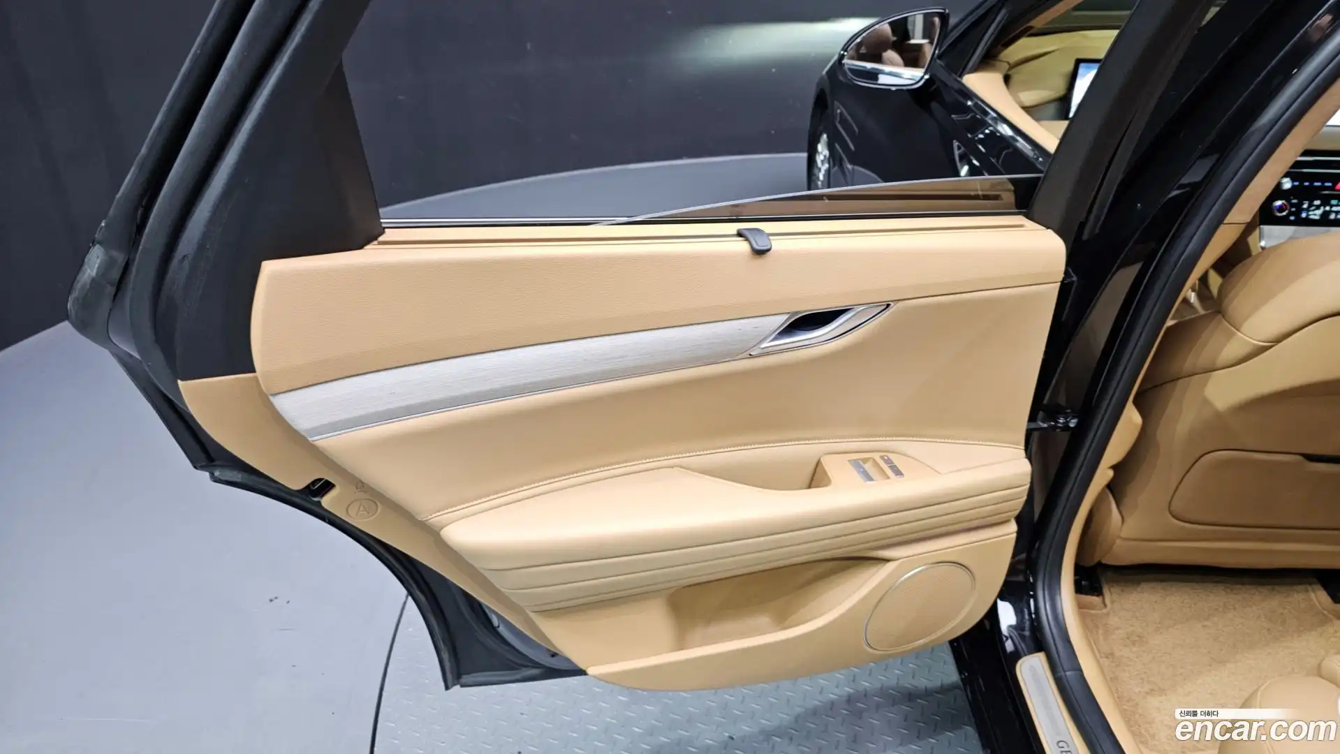 G80 Genesis 2024.6-INNER-035