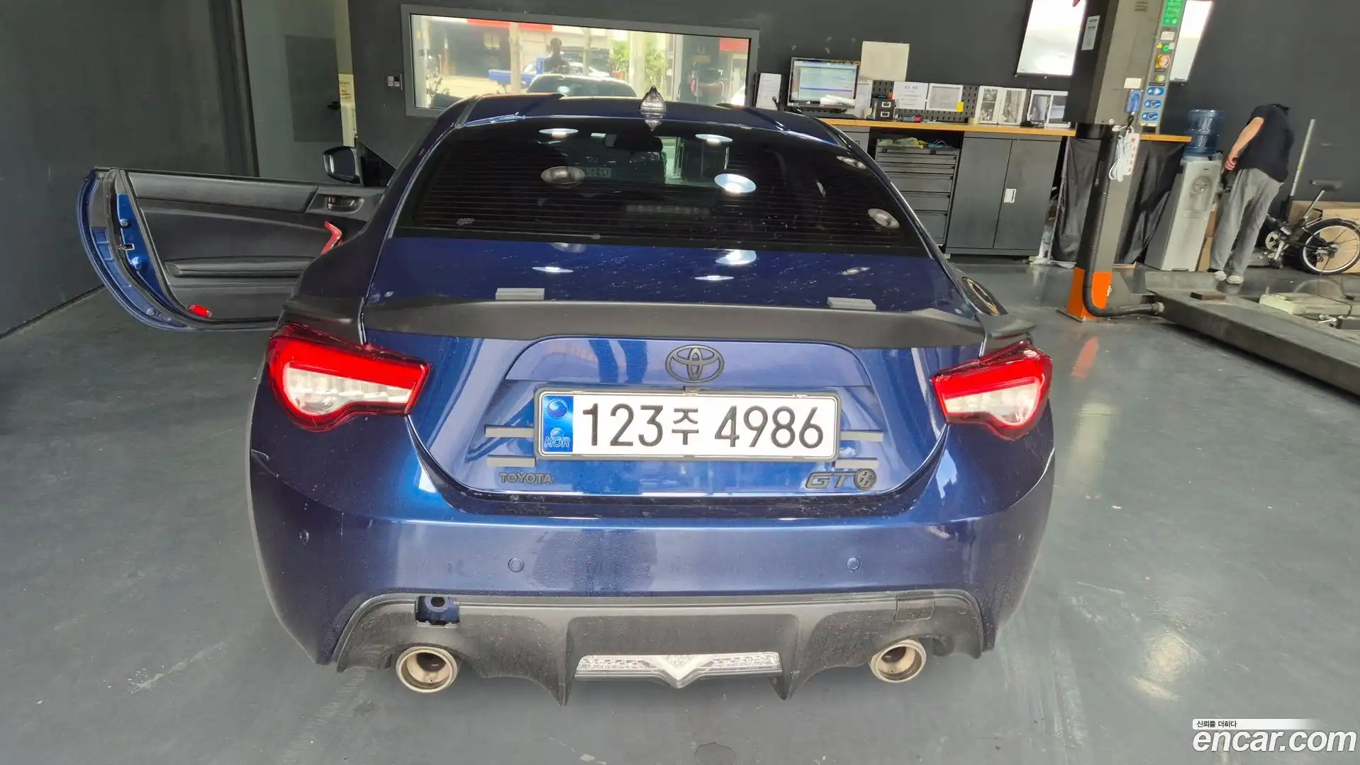 86 Toyota 2012.10-OUTER-002
