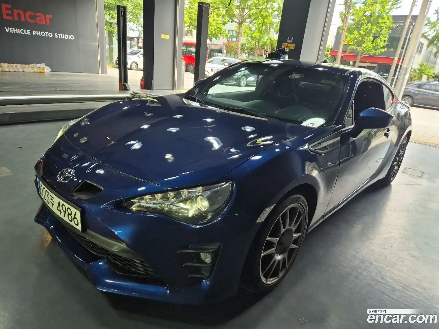 86 Toyota 2012.10-OUTER-004