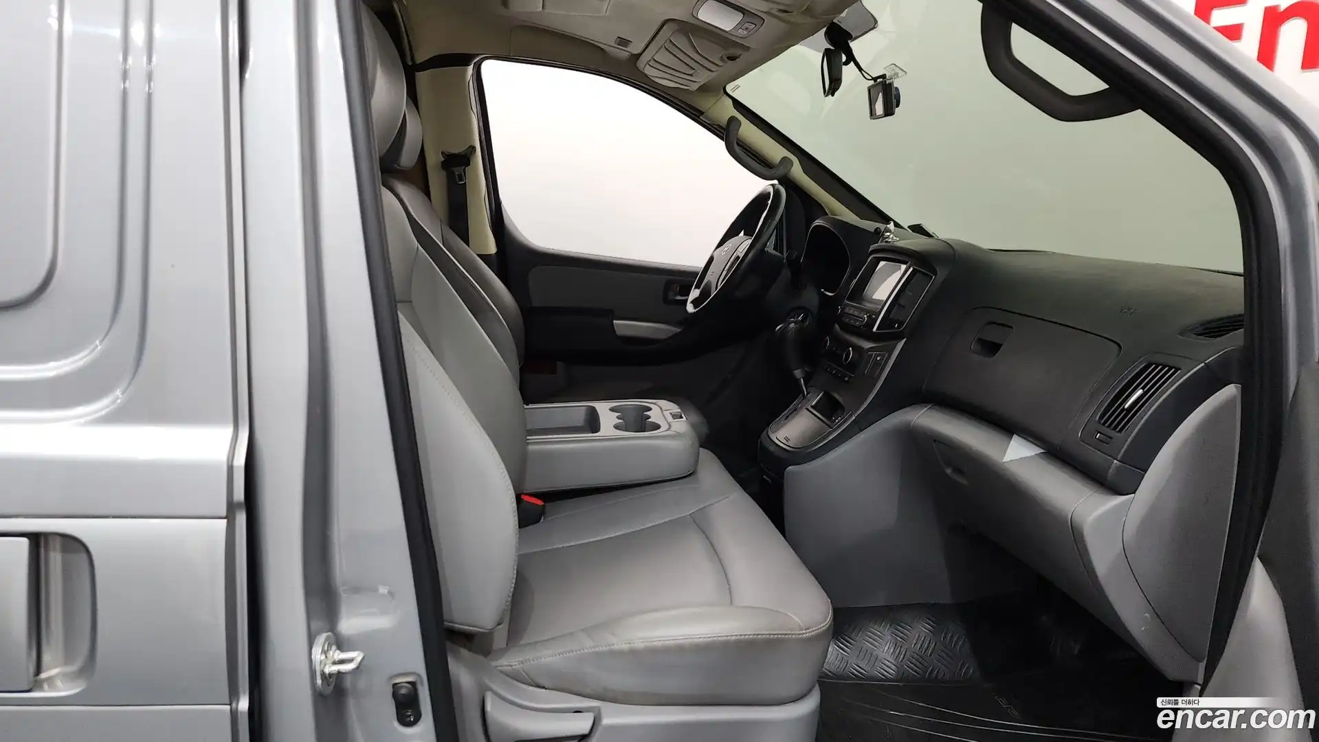 Starex Hyundai 2020.5-OPTION-015