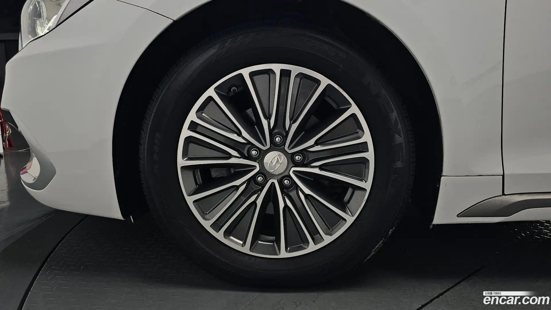 Grandeur Hyundai 2017.6-OUTER-005
