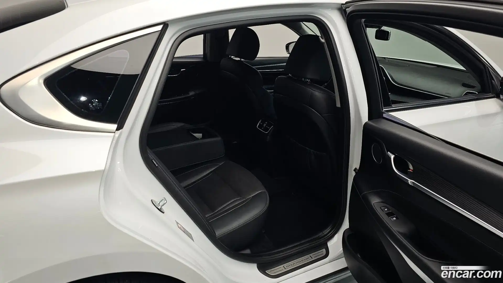 Grandeur Hyundai 2017.6-OPTION-016