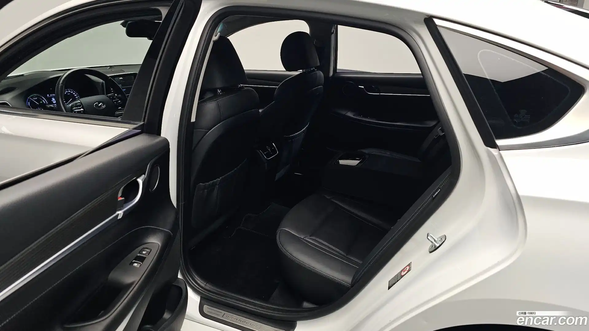 Grandeur Hyundai 2017.6-INNER-036