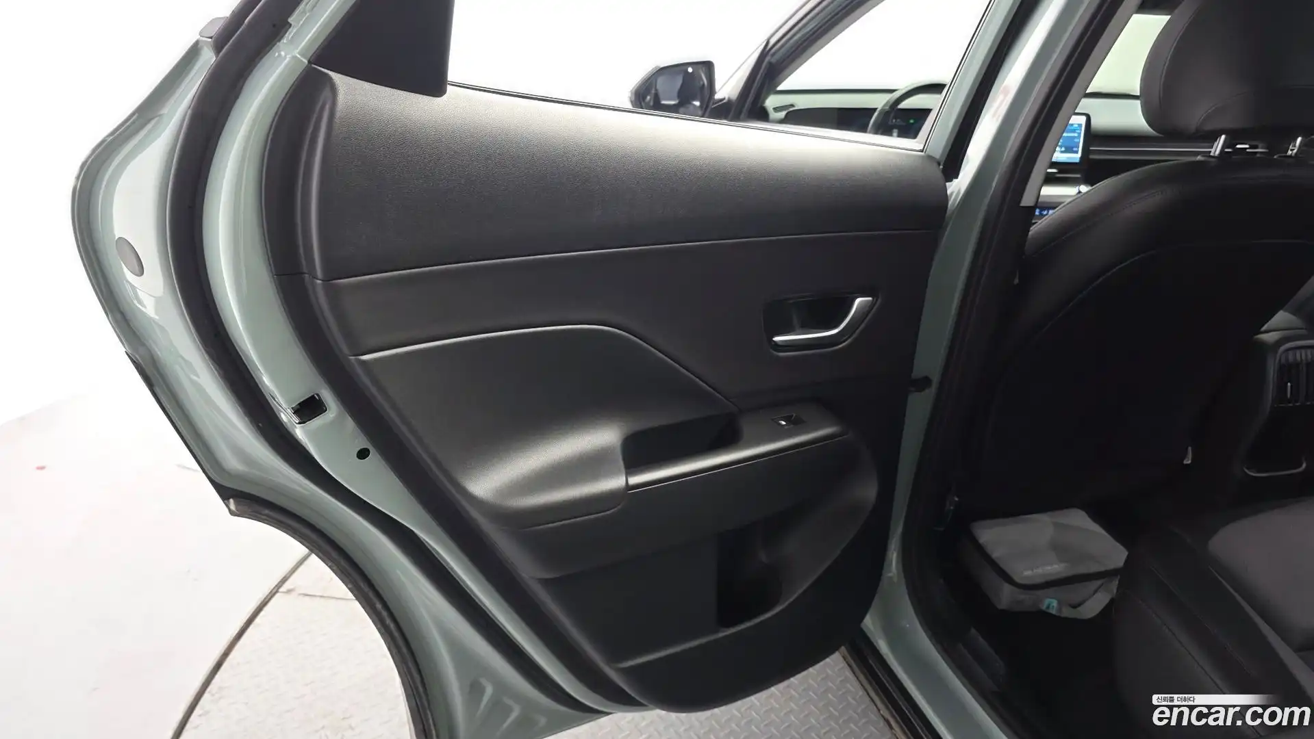 Kona Hyundai 2023.6-INNER-035