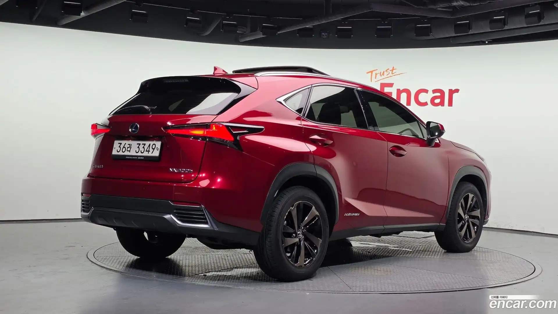 NX Lexus 2018.9-OUTER-002