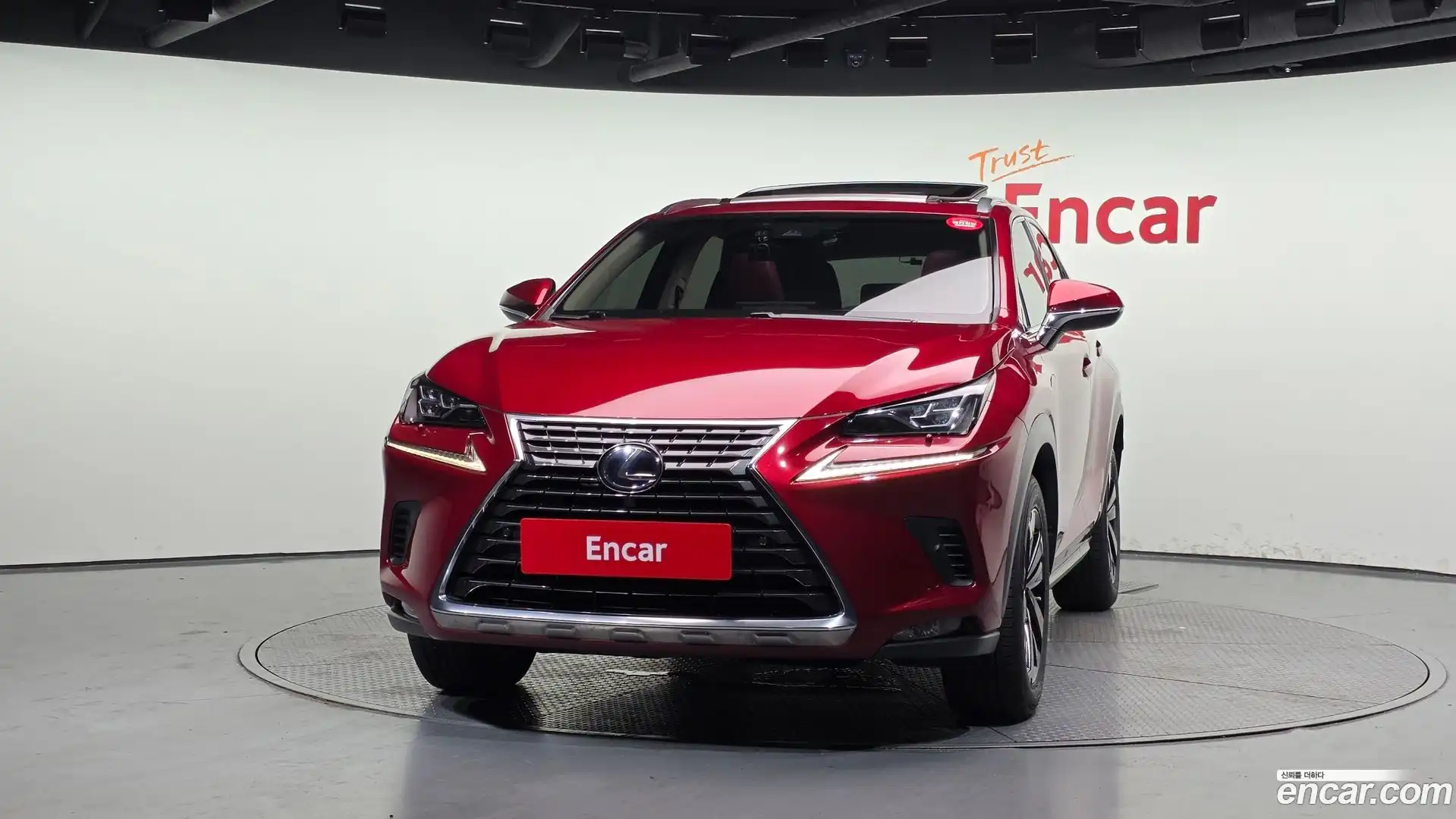 NX Lexus 2018.9-OUTER-003