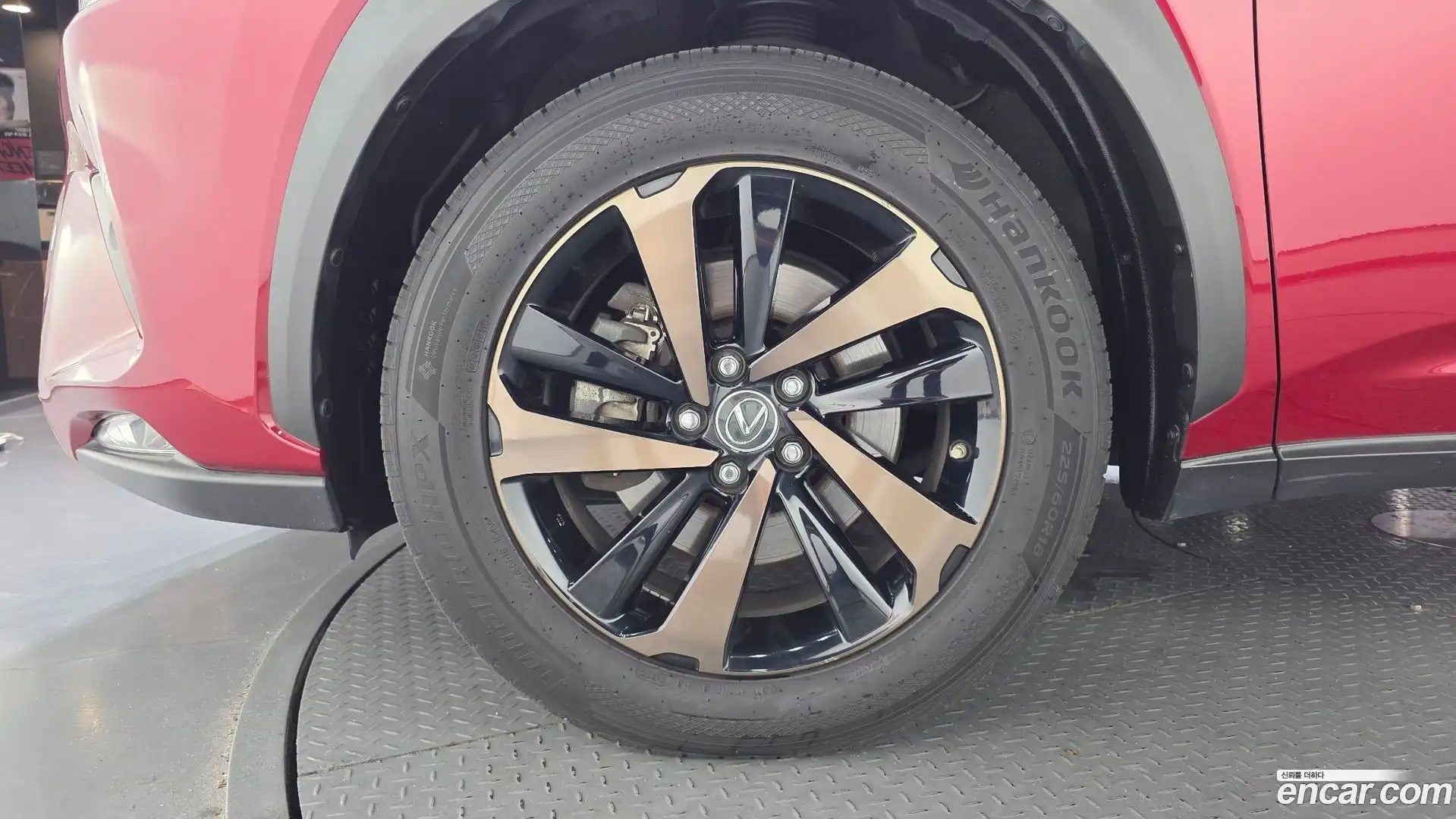 NX Lexus 2018.9-OUTER-005