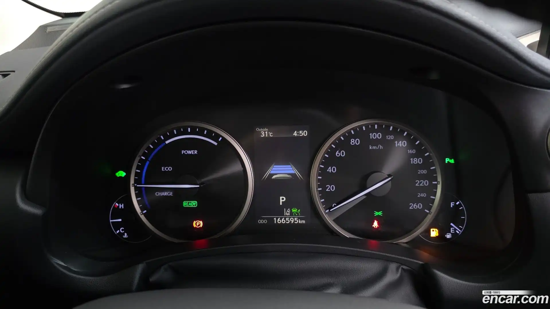 NX Lexus 2018.9-INNER-008