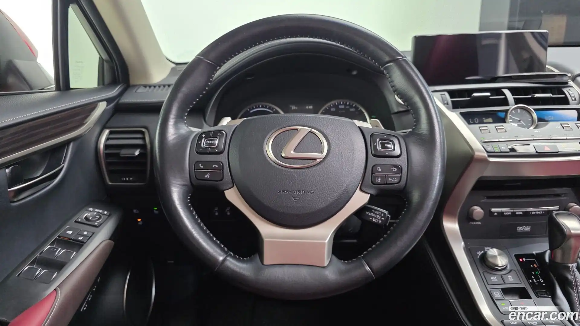 NX Lexus 2018.9-OPTION-017