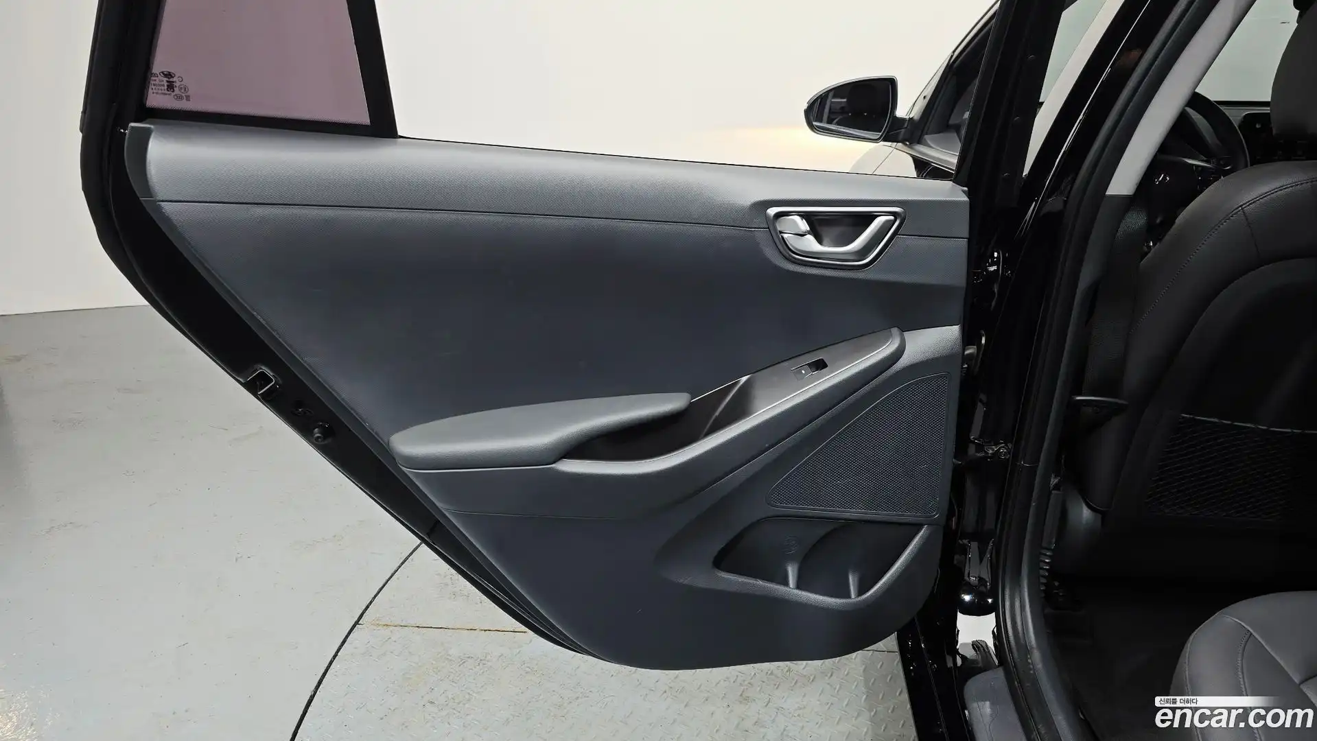 Ioniq Hyundai 2020.4-INNER-035